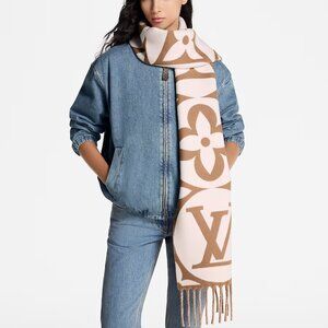 LV Medallion Scarf Beige Rose